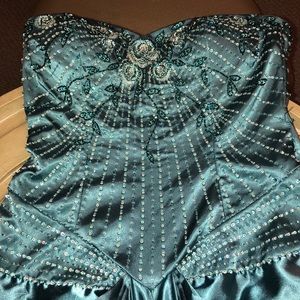 Teal silky beaded gown size 8 but fits like a 6